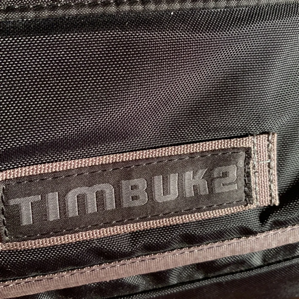 Timbuk2 large Command messenger padded laptop travel bag crossbody carry on VGUC
